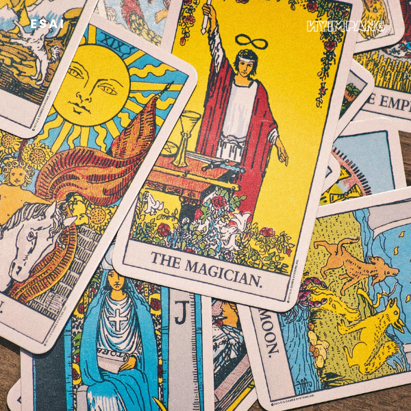 Dear All, Tarot Reader Bukan Peramal Hidupmu!